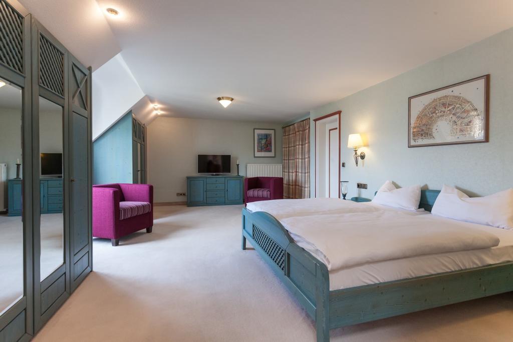 Villa Katharina Penthouse Wohnung วิลลิงเงิน ภายนอก รูปภาพ